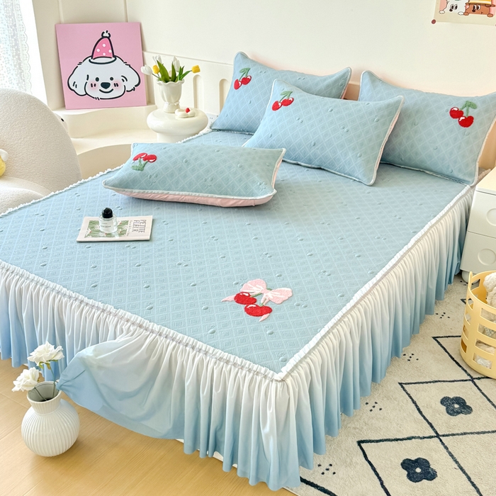 91家纺网 家纺一手货源 找家纺 恋佳居2025新款A类乙伦PE凉豆豆毛巾绣仙女风冰丝席 樱桃—蓝