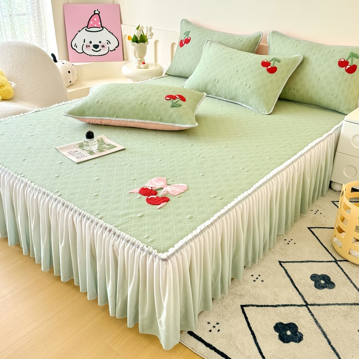 91家纺网 家纺一手货源 找家纺 恋佳居2025新款A类乙伦PE凉豆豆毛巾绣仙女风冰丝席 樱桃—绿