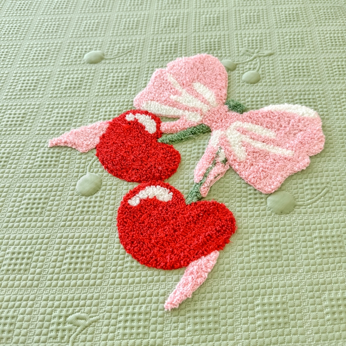 91家纺网 家纺一手货源 找家纺 恋佳居2025新款A类乙伦PE凉豆豆毛巾绣仙女风冰丝席 樱桃—绿