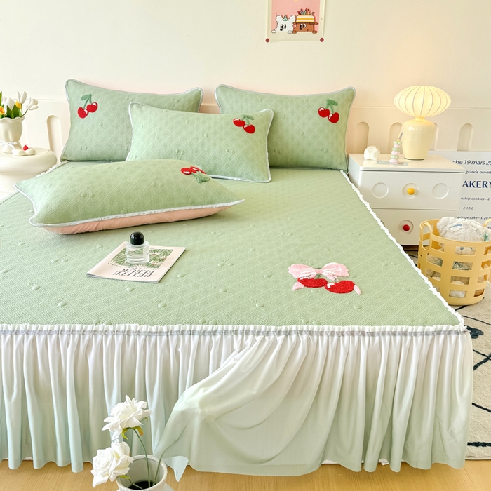 91家纺网 家纺一手货源 找家纺 恋佳居2025新款A类乙伦PE凉豆豆毛巾绣仙女风冰丝席 樱桃—绿