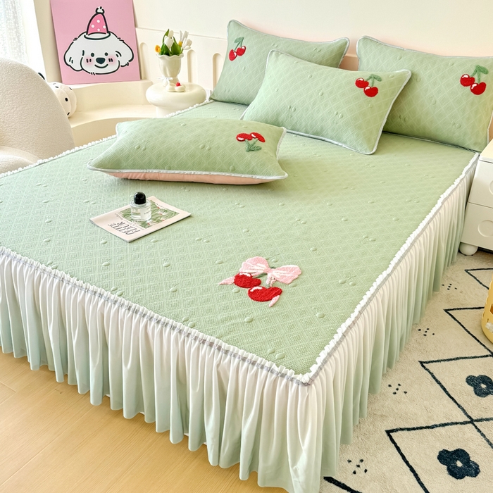 91家纺网 家纺一手货源 找家纺 恋佳居2025新款A类乙伦PE凉豆豆毛巾绣仙女风冰丝席 樱桃—绿