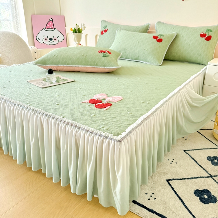 91家纺网 家纺一手货源 找家纺 恋佳居2025新款A类乙伦PE凉豆豆毛巾绣仙女风冰丝席 樱桃—绿