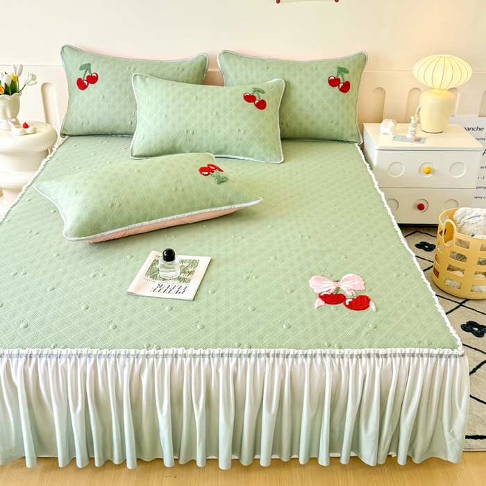 91家纺网 家纺一手货源 找家纺 恋佳居2025新款A类乙伦PE凉豆豆毛巾绣仙女风冰丝席 樱桃—绿