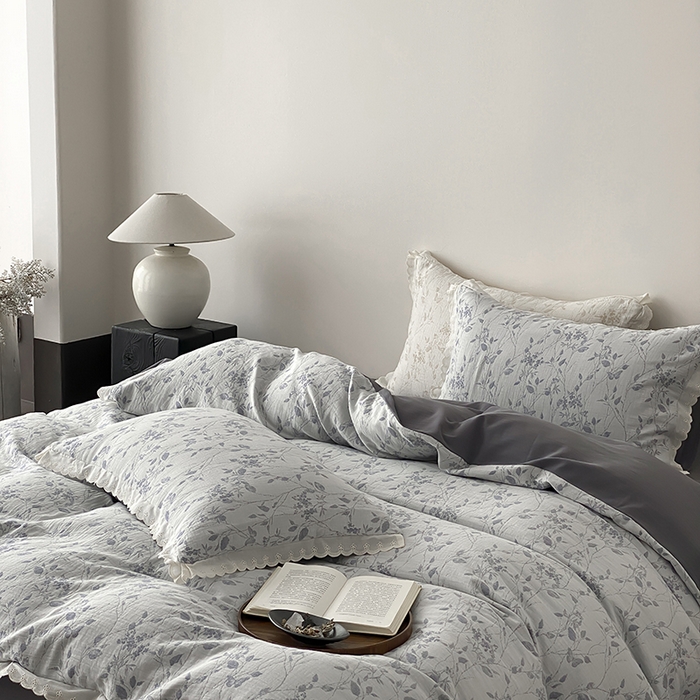 91家纺网 家纺一手货源 找家纺 梦享生活家居 2025新款双层纱花边四件套 羽叶灰