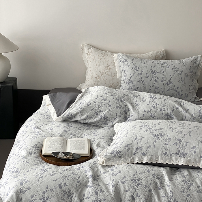 91家纺网 家纺一手货源 找家纺 梦享生活家居 2025新款双层纱花边四件套 羽叶灰