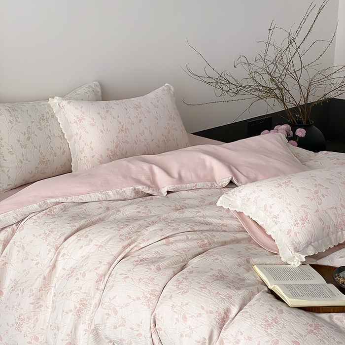 91家纺网 家纺一手货源 找家纺 梦享生活家居 2025新款双层纱花边四件套 羽叶粉