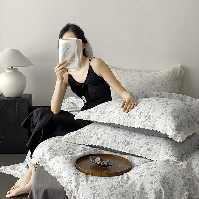 91家纺网 家纺一手货源 找家纺 梦享生活家居 2025新款双层纱花边四件套 羽叶灰