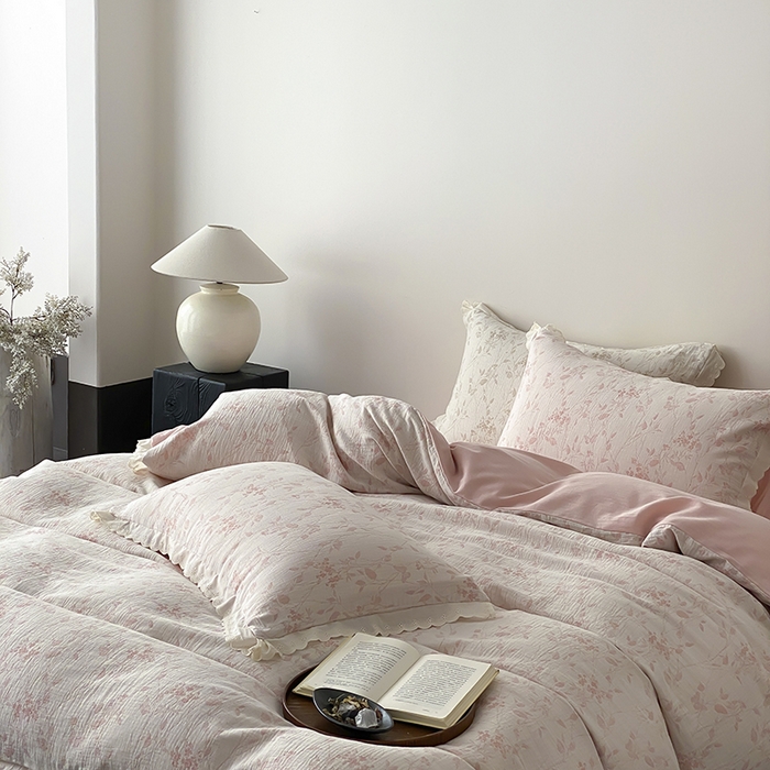 91家纺网 家纺一手货源 找家纺 梦享生活家居 2025新款双层纱花边四件套 羽叶粉