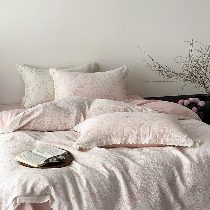 91家纺网 家纺一手货源 找家纺 梦享生活家居 2025新款双层纱花边四件套 羽叶粉