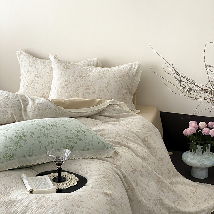 91家纺网 家纺一手货源 找家纺 梦享生活家居 2025新款双层纱花边四件套 羽叶米