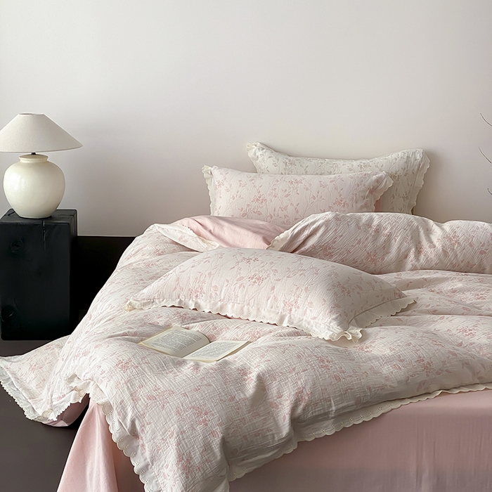 91家纺网 家纺一手货源 找家纺 梦享生活家居 2025新款双层纱花边四件套 羽叶粉