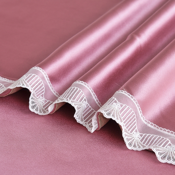 91家纺网 家纺一手货源 找家纺 莉人坊 2025新款高精密贵妃缎花边美床罩 贵妃缎花边粉色