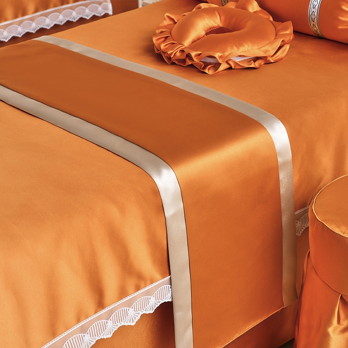 91家纺网 家纺一手货源 找家纺 莉人坊 2025新款高精密贵妃缎花边美床罩 贵妃缎花边橘色