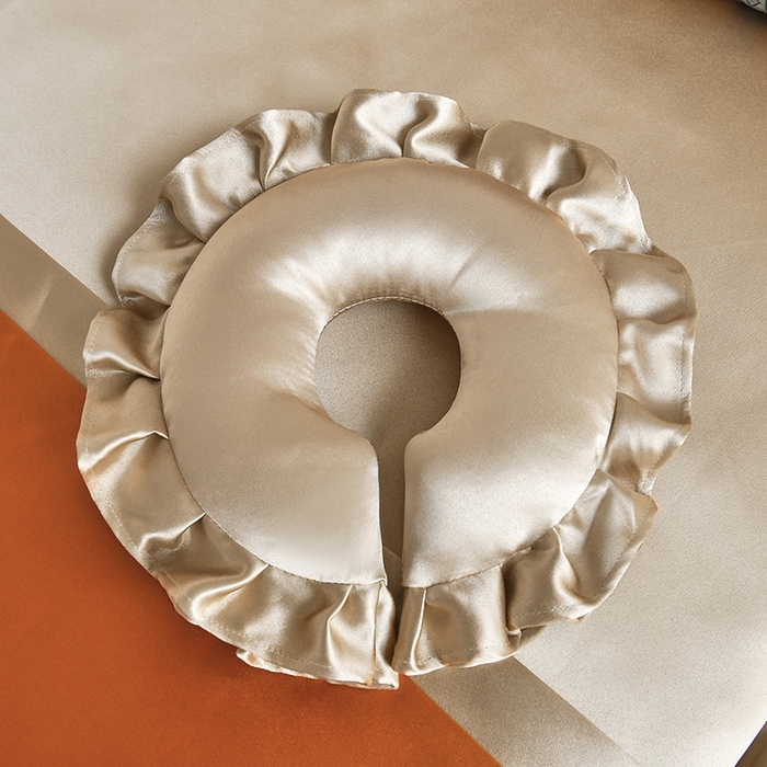 91家纺网 家纺一手货源 找家纺 莉人坊 2025新款高精密贵妃缎花边美床罩 贵妃缎花边米黄