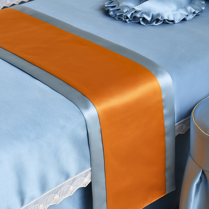 91家纺网 家纺一手货源 找家纺 莉人坊 2025新款高精密贵妃缎花边美床罩 贵妃缎花边浅蓝