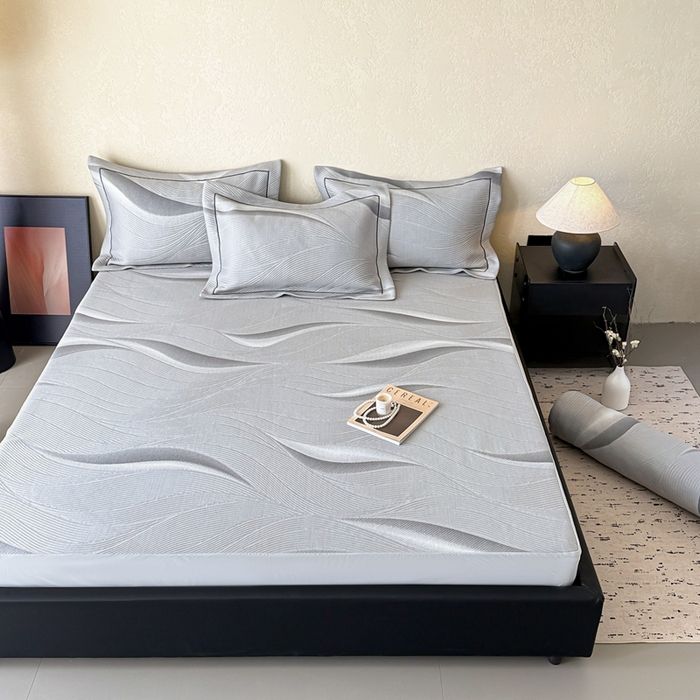 91家纺网 家纺一手货源 找家纺 若未家居 LOVEWE HOUSE 2025新款800克进口高分子100%乙纶PE冷凝凉感软席凉席渐变色织提花系列床笠-床笠款 月牙-灰