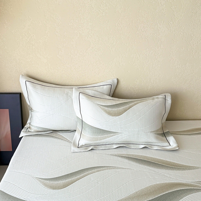 91家纺网 家纺一手货源 找家纺 若未家居 LOVEWE HOUSE 2025新款800克进口高分子100%乙纶PE冷凝凉感软席凉席渐变色织提花系列床笠-床笠款  月牙-白