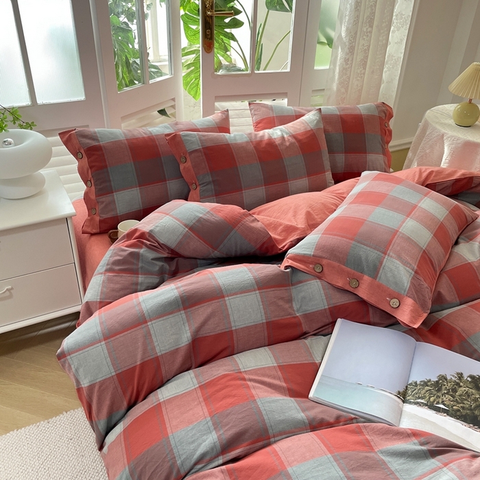 91家纺网 家纺一手货源 找家纺 琉宿家纺 2025新款纽扣款水洗棉四件套 迪亚红