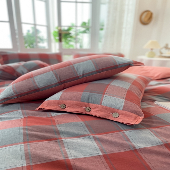 91家纺网 家纺一手货源 找家纺 琉宿家纺 2025新款纽扣款水洗棉四件套 迪亚红