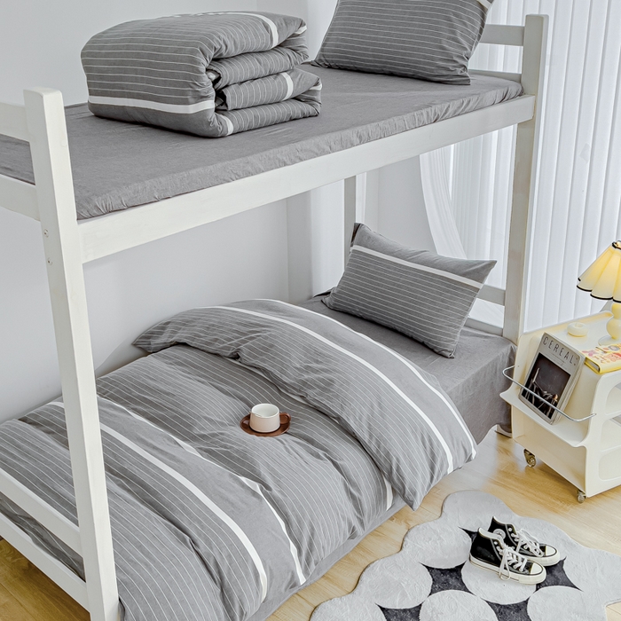 91家纺网 家纺一手货源 找家纺 久典家居 2025A类全棉色织水洗棉学生款三件套 极简灰