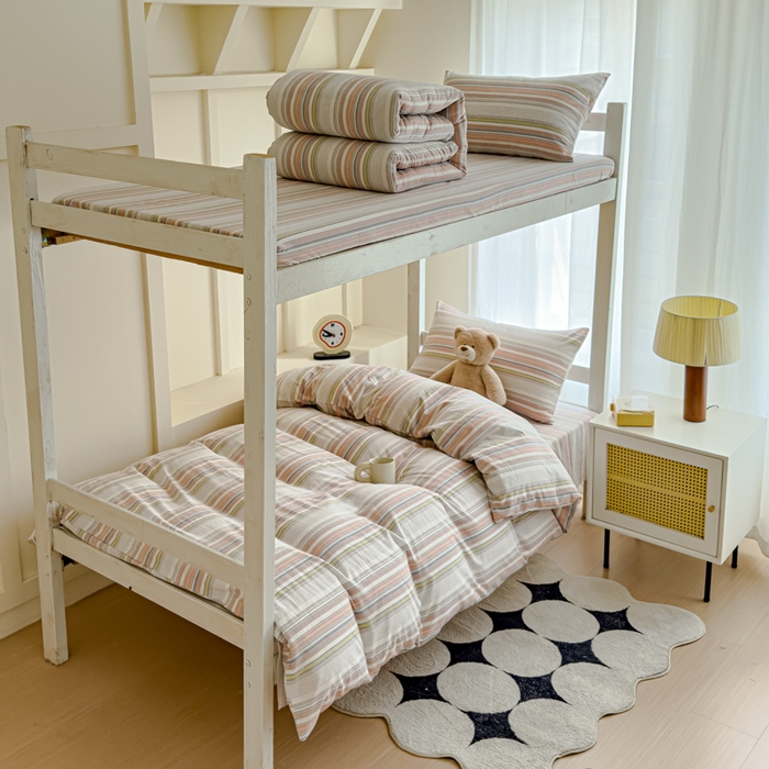 91家纺网 家纺一手货源 找家纺 久典家居 2025A类全棉色织水洗棉学生款三件套 沐妍粉