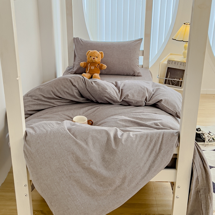 91家纺网 家纺一手货源 找家纺 久典家居 2025A类全棉色织水洗棉学生款三件套 浅灰