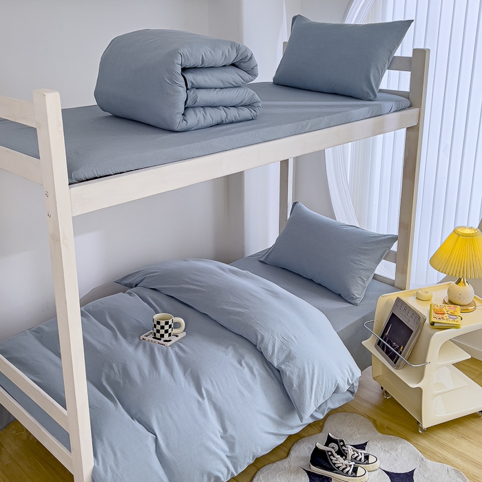 91家纺网 家纺一手货源 找家纺 久典家居 2025A类全棉色织水洗棉学生款三件套 浅水蓝