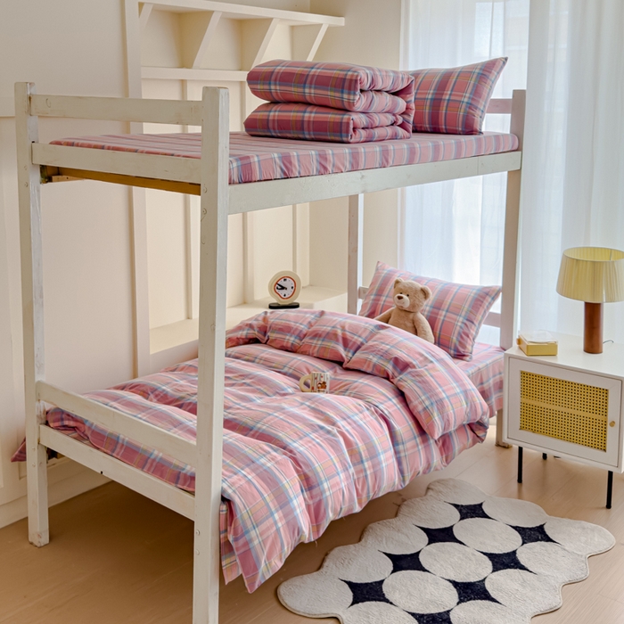 91家纺网 家纺一手货源 找家纺 久典家居 2025A类全棉色织水洗棉学生款三件套 昭华粉-拍摄一