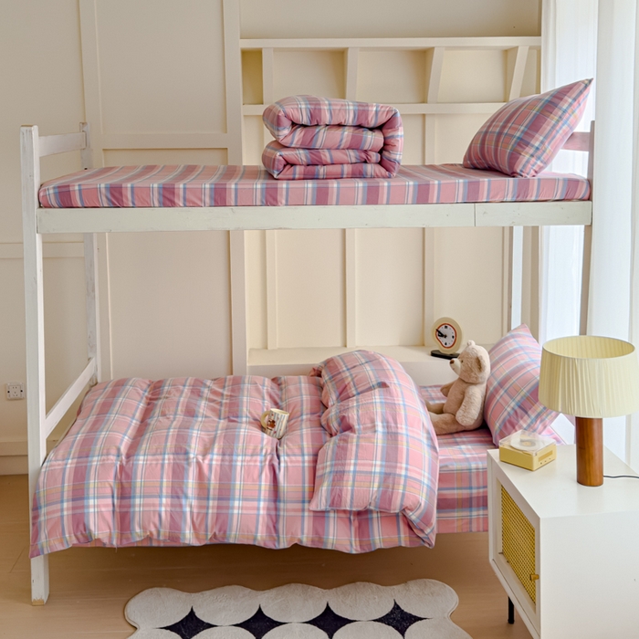 91家纺网 家纺一手货源 找家纺 久典家居 2025A类全棉色织水洗棉学生款三件套 昭华粉-拍摄一