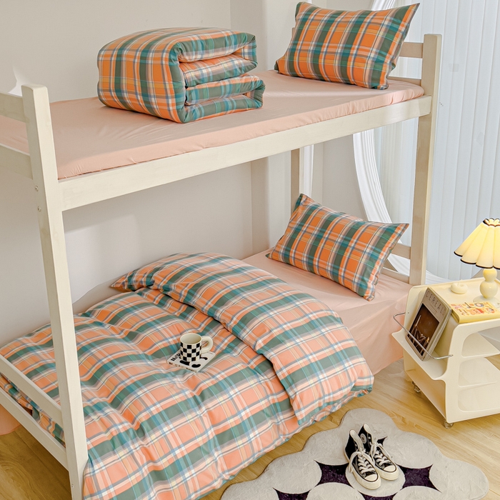 91家纺网 家纺一手货源 找家纺 久典家居 2025A类全棉色织水洗棉学生款三件套 昭华桔