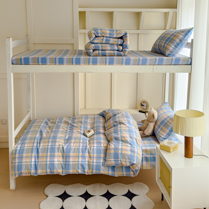 91家纺网 家纺一手货源 找家纺 久典家居 2025A类全棉色织水洗棉学生款三件套 昭华蓝-拍摄一