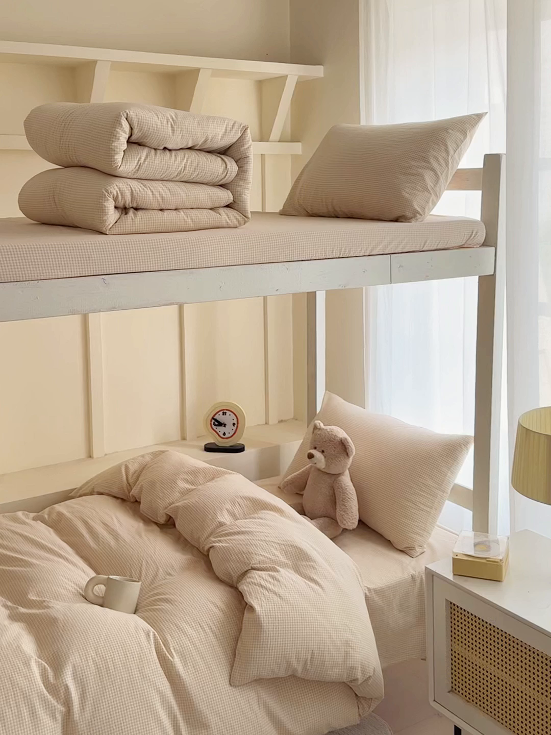 91家纺网 家纺一手货源 找家纺 久典家居 2025A类全棉色织水洗棉学生款三件套 糖果卡其