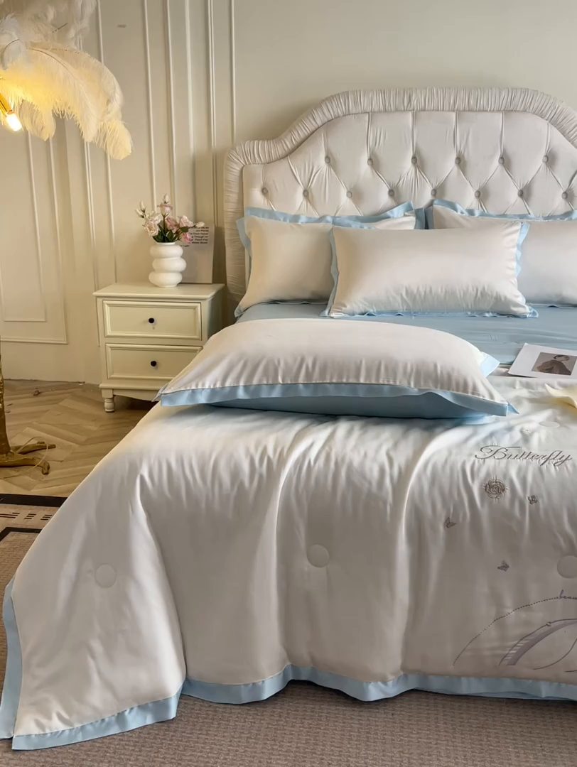 91家纺网 家纺一手货源 找家纺 梦舒羽 2025新款水洗真丝宽边双人枕套 奶油浅蓝