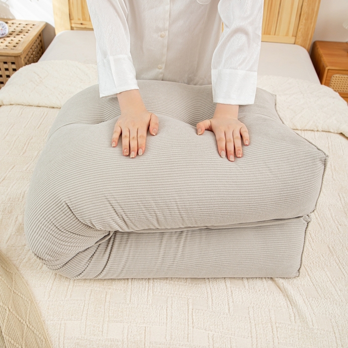 91家纺网 家纺一手货源 找家纺 沐沐家纺 2026春夏新款灯芯绒三角大靠背 浅灰