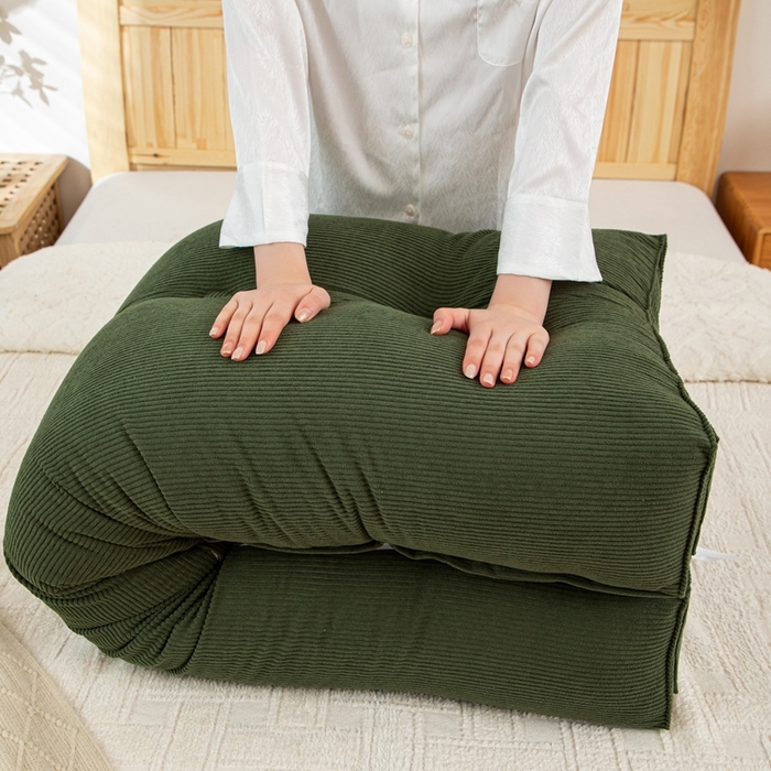 91家纺网 家纺一手货源 找家纺 沐沐家纺 2026春夏新款灯芯绒三角大靠背 墨玉绿