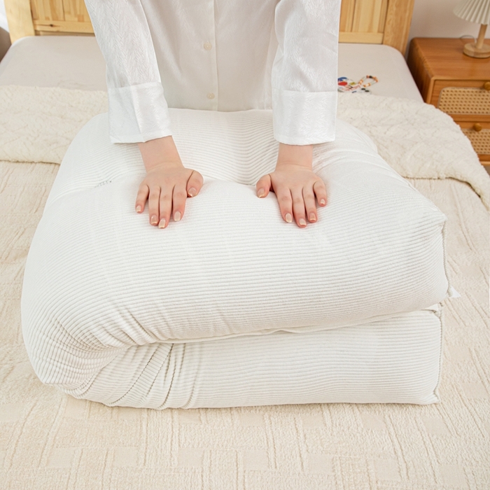 91家纺网 家纺一手货源 找家纺 沐沐家纺 2026春夏新款灯芯绒三角大靠背 白色