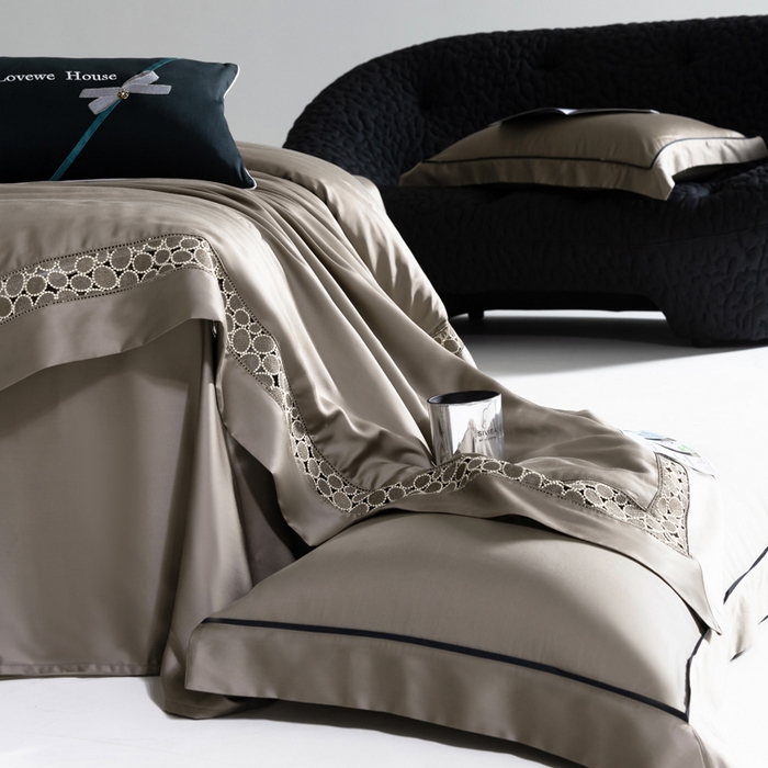 91家纺网 家纺一手货源 找家纺 若未2025 新款珍珠镂空50S兰精天丝夏被四件套 花型（天丝珍珠镂空奥黛尔） 夏被四件套 珍珠镂空奥黛尔 古铜棕