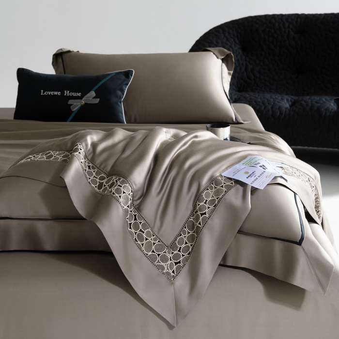 91家纺网 家纺一手货源 找家纺 若未2025 新款珍珠镂空50S兰精天丝夏被四件套 花型（天丝珍珠镂空奥黛尔） 夏被四件套 珍珠镂空奥黛尔 古铜棕