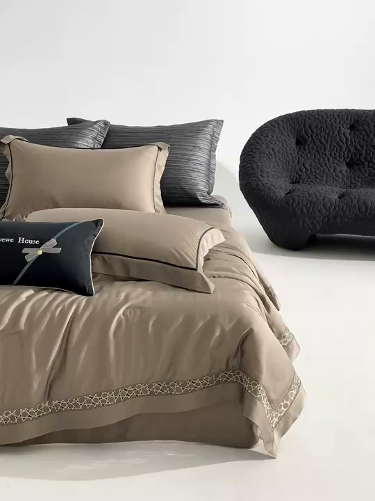 91家纺网 家纺一手货源 找家纺 若未2025 新款珍珠镂空50S兰精天丝夏被四件套 花型（天丝珍珠镂空奥黛尔） 夏被四件套 珍珠镂空奥黛尔 古铜棕