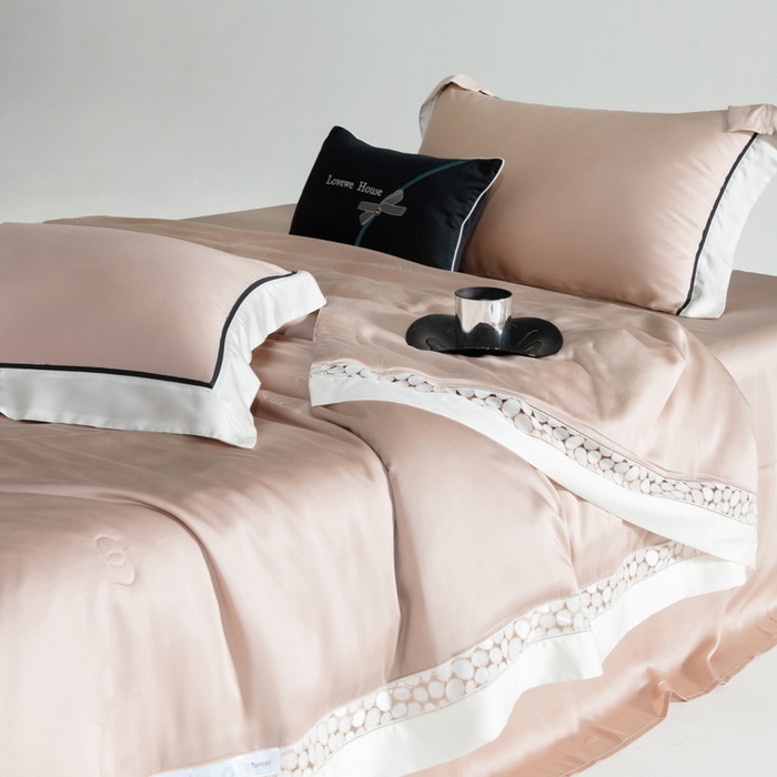 91家纺网 家纺一手货源 找家纺 若未2025 新款珍珠镂空50S兰精天丝夏被四件套 花型（天丝珍珠镂空奥黛尔） 夏被四件套 珍珠镂空奥黛尔 优雅粉