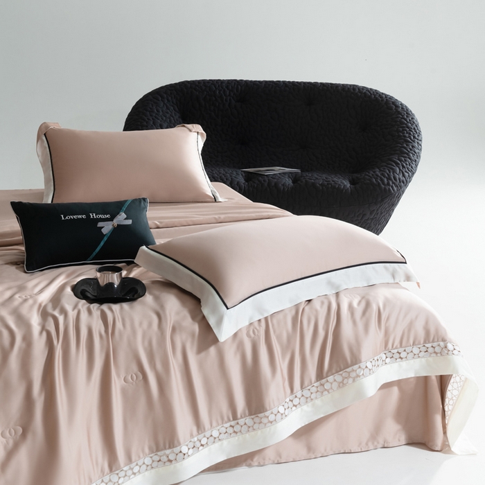 91家纺网 家纺一手货源 找家纺 若未2025 新款珍珠镂空50S兰精天丝夏被四件套 花型（天丝珍珠镂空奥黛尔） 夏被四件套 珍珠镂空奥黛尔 优雅粉