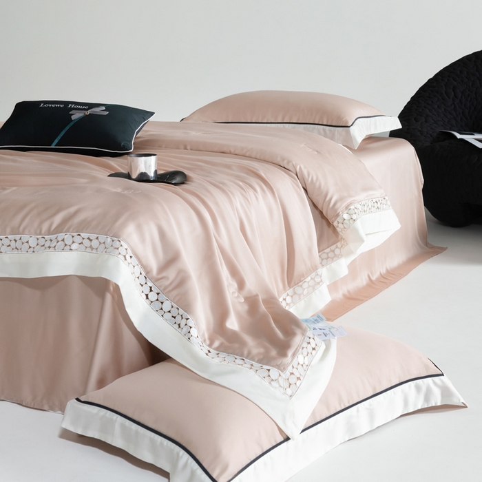 91家纺网 家纺一手货源 找家纺 若未2025 新款珍珠镂空50S兰精天丝夏被四件套 花型（天丝珍珠镂空奥黛尔） 夏被四件套 珍珠镂空奥黛尔 优雅粉