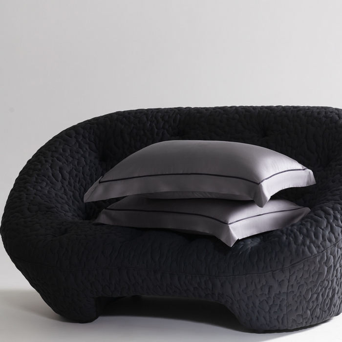 91家纺网 家纺一手货源 找家纺 若未2025 新款珍珠镂空50S兰精天丝夏被四件套 花型（天丝珍珠镂空奥黛尔） 夏被四件套  珍珠镂空奥黛尔 玄灰