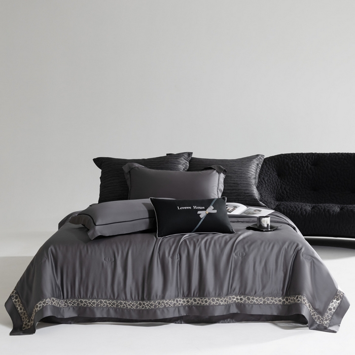 91家纺网 家纺一手货源 找家纺 若未2025 新款珍珠镂空50S兰精天丝夏被四件套 花型（天丝珍珠镂空奥黛尔） 夏被四件套  珍珠镂空奥黛尔 玄灰