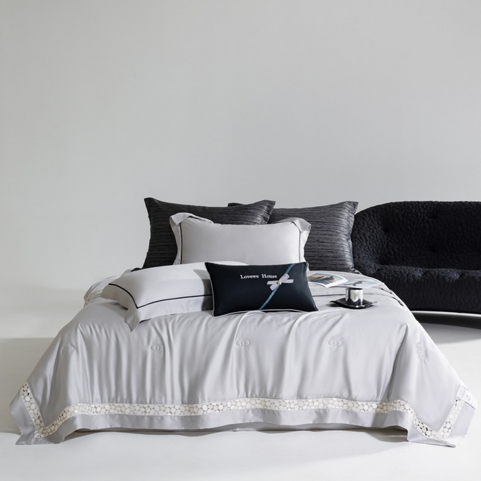 91家纺网 家纺一手货源 找家纺 若未2025 新款珍珠镂空50S兰精天丝夏被四件套 花型（天丝珍珠镂空奥黛尔） 夏被四件套 珍珠镂空奥黛尔 银灰