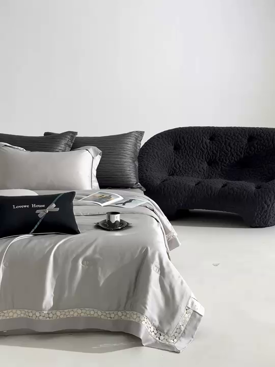 91家纺网 家纺一手货源 找家纺 若未2025 新款珍珠镂空50S兰精天丝夏被四件套 花型（天丝珍珠镂空奥黛尔） 夏被四件套 珍珠镂空奥黛尔 银灰