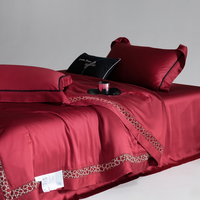 91家纺网 家纺一手货源 找家纺 若未2025 新款珍珠镂空50S兰精天丝夏被四件套 花型（天丝珍珠镂空奥黛尔） 夏被四件套 珍珠镂空奥黛尔 贵族红