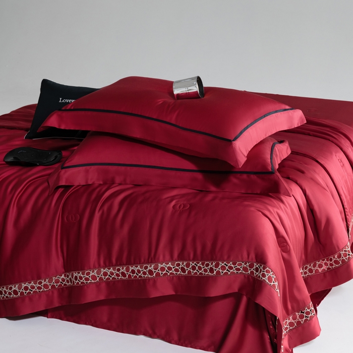 91家纺网 家纺一手货源 找家纺 若未2025 新款珍珠镂空50S兰精天丝夏被四件套 花型（天丝珍珠镂空奥黛尔） 夏被四件套 珍珠镂空奥黛尔 贵族红