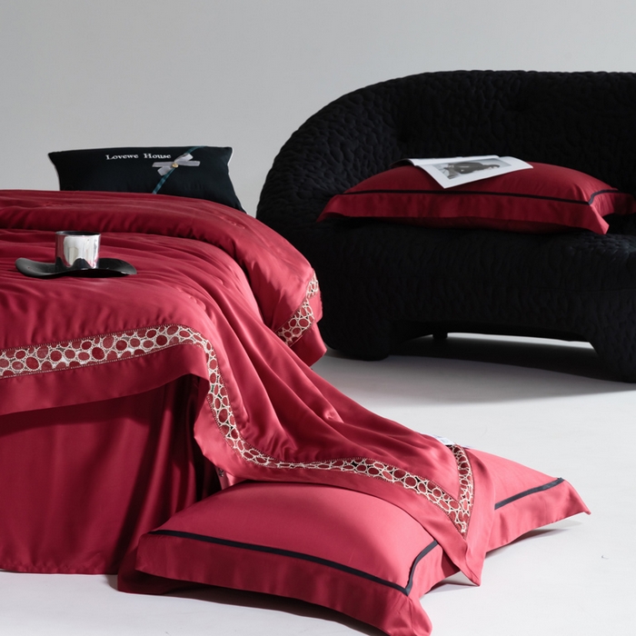 91家纺网 家纺一手货源 找家纺 若未2025 新款珍珠镂空50S兰精天丝夏被四件套 花型（天丝珍珠镂空奥黛尔） 夏被四件套 珍珠镂空奥黛尔 贵族红