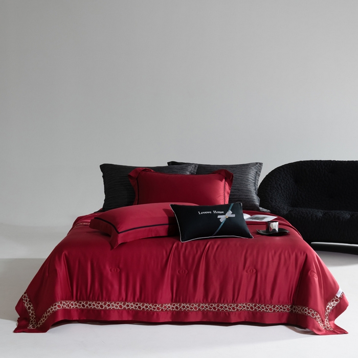 91家纺网 家纺一手货源 找家纺 若未2025 新款珍珠镂空50S兰精天丝夏被四件套 花型（天丝珍珠镂空奥黛尔） 夏被四件套 珍珠镂空奥黛尔 贵族红